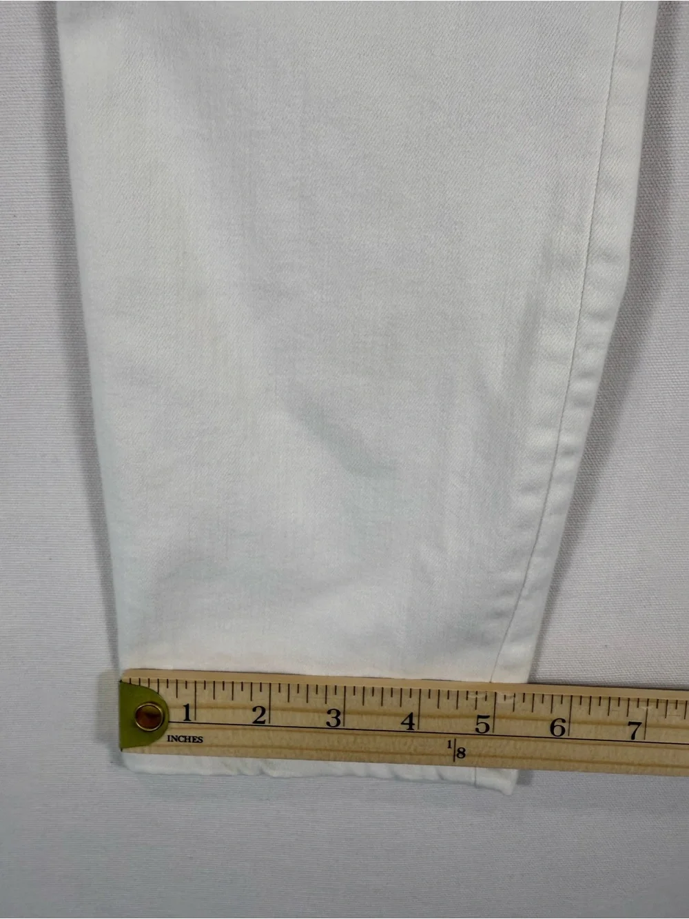 GAP white styling
